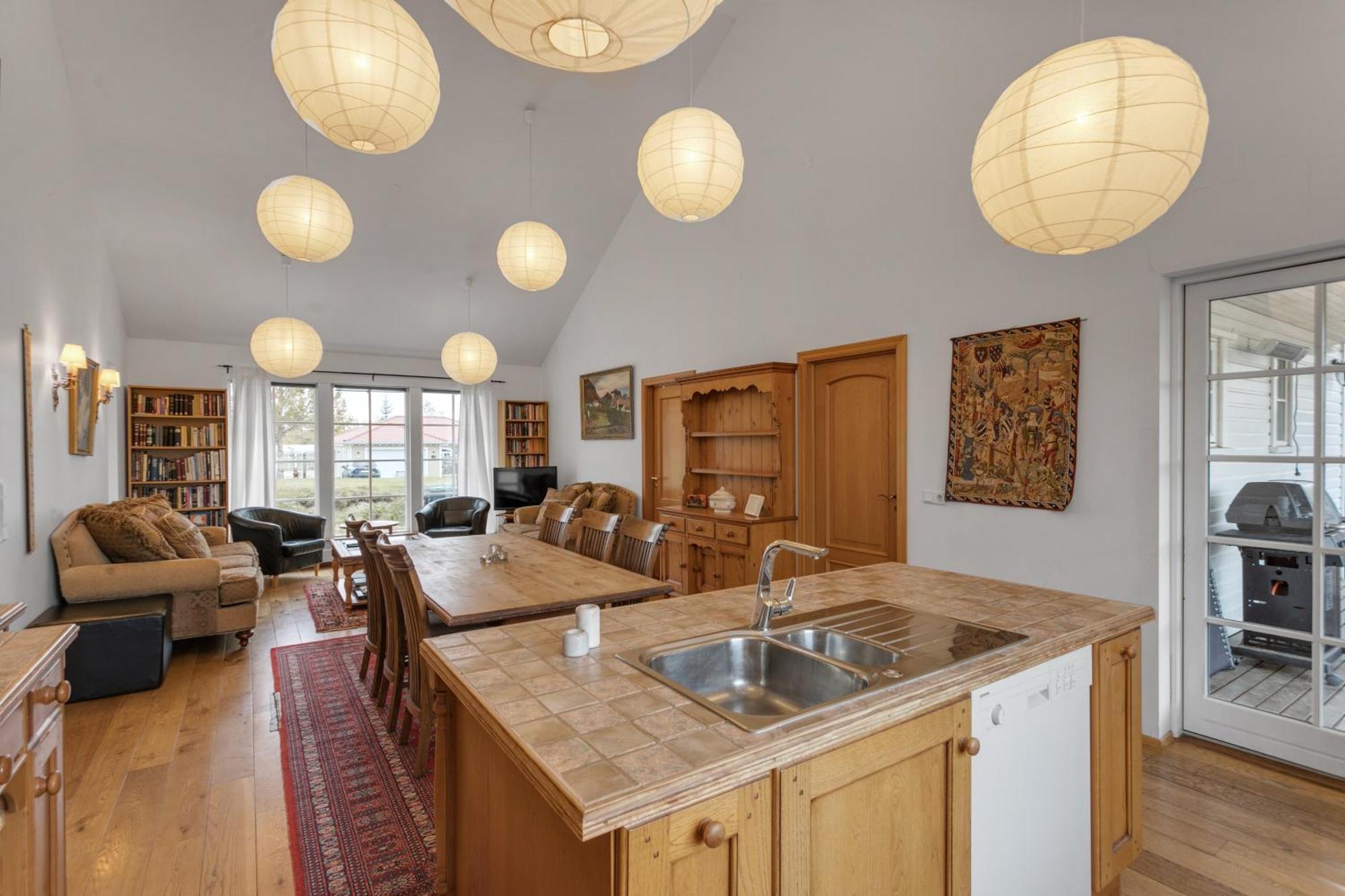 Charming Villa With A Hot Tub, By The Golden Circle 레이크홀트 외부 사진
