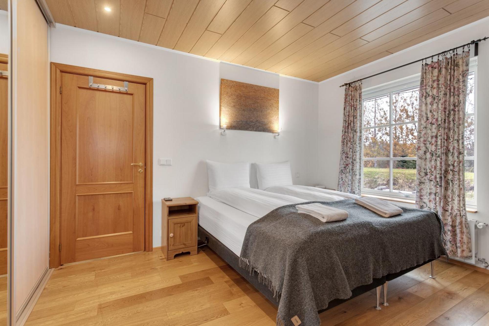 Charming Villa With A Hot Tub, By The Golden Circle 레이크홀트 외부 사진